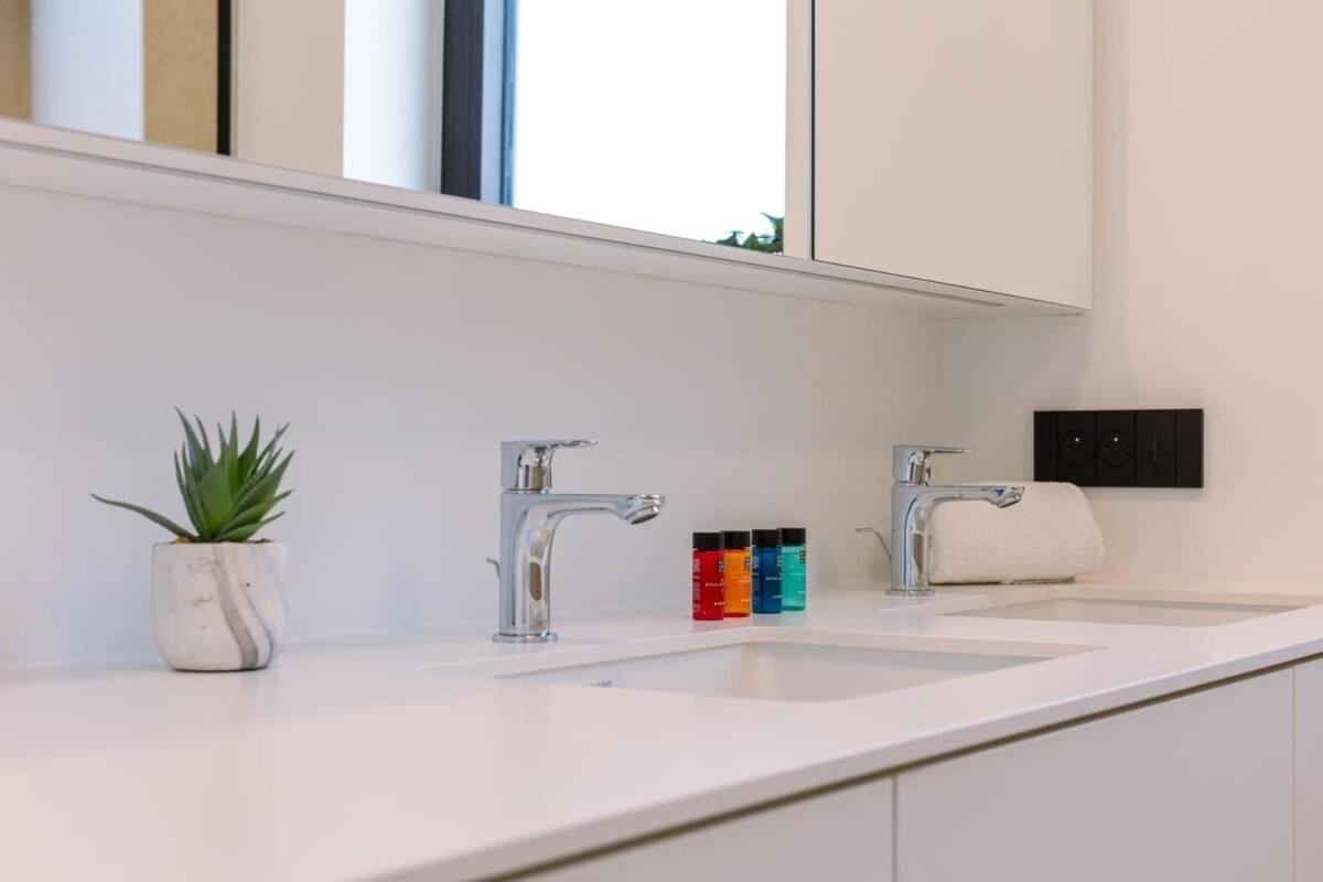 New, Luxurious And Modern Apartment With Private Parking Коксейде Экстерьер фото