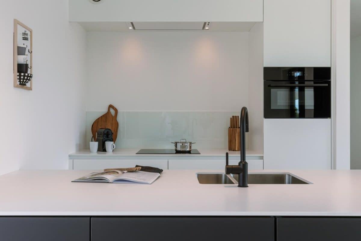 New, Luxurious And Modern Apartment With Private Parking Коксейде Экстерьер фото